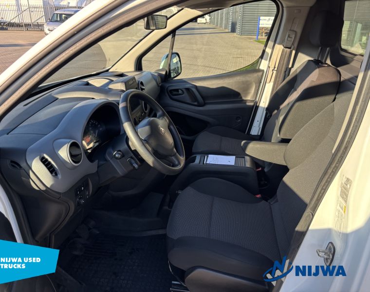 PeugeotPartner Navigatie + Parkeersensoren