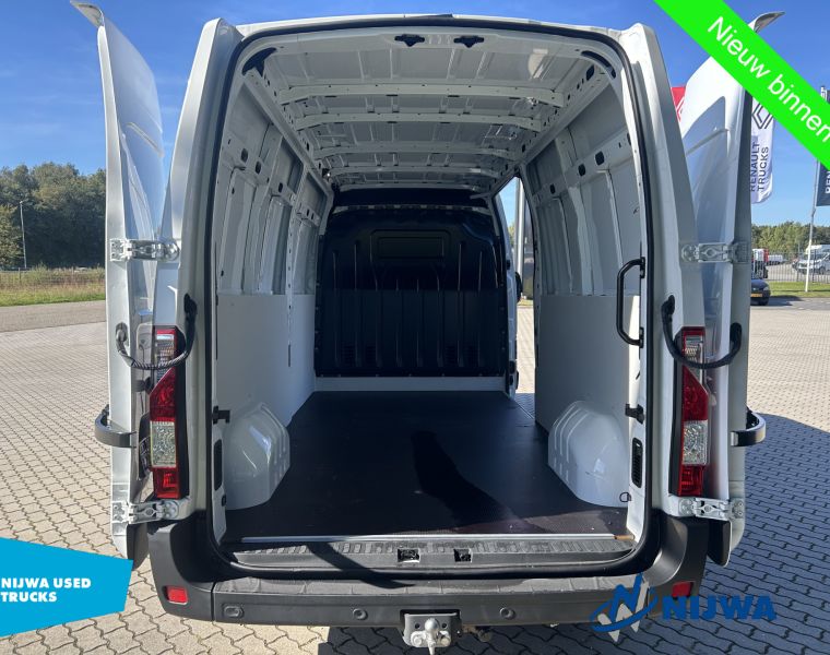 RenaultMaster T35 150 L3H2 Trekhaak + Winterbanden