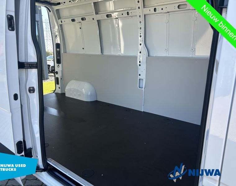 RenaultMaster T35 150 L3H2 Trekhaak + Winterbanden