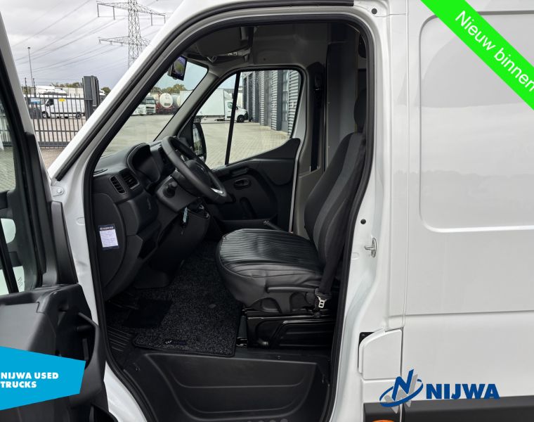 RenaultMaster 135 L3H2 Achteruitrijcamera + PostNL inrichting