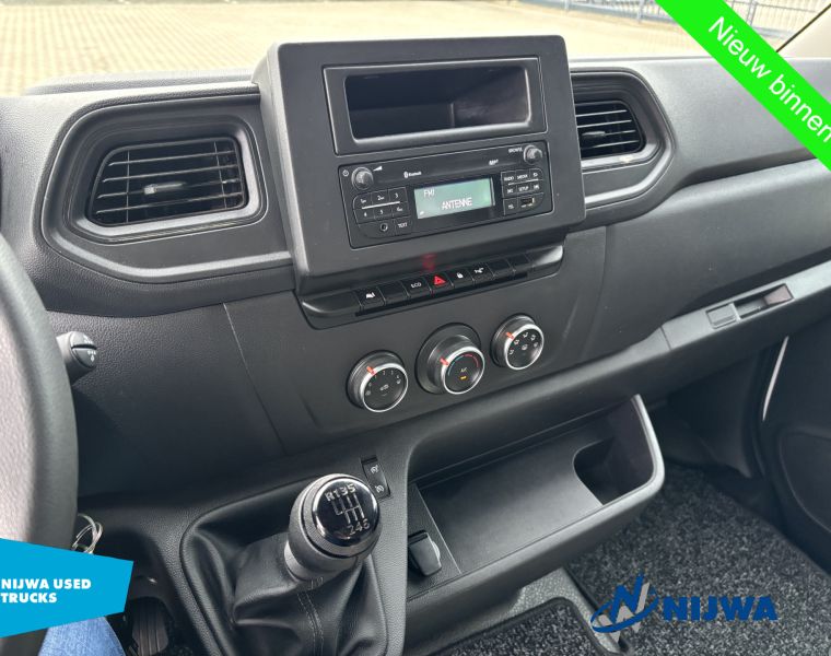 RenaultMaster 135 L3H2 Achteruitrijcamera + PostNL inrichting