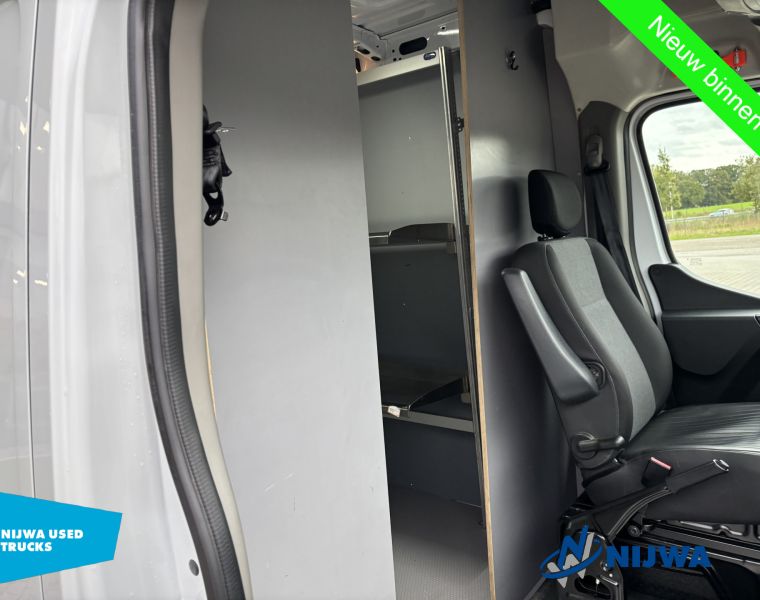 RenaultMaster 135 L3H2 Achteruitrijcamera + PostNL inrichting
