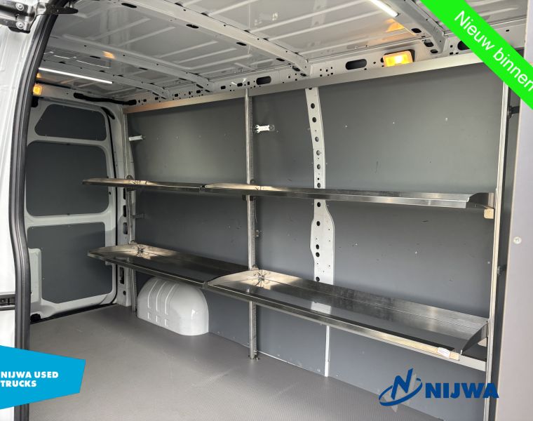 RenaultMaster 135 L3H2 Achteruitrijcamera + PostNL inrichting