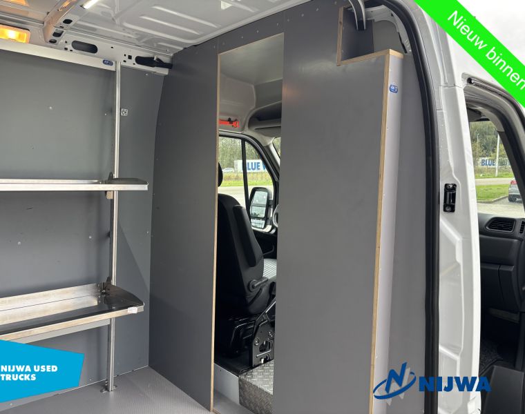 RenaultMaster 135 L3H2 Achteruitrijcamera + PostNL inrichting