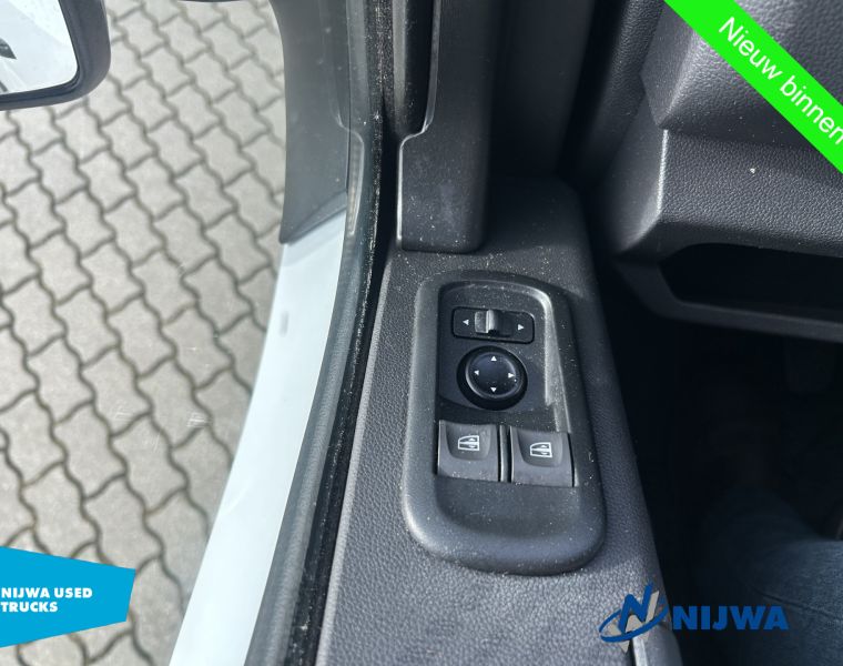 RenaultMaster T35 135 L3H2 Navigatie + PostNL inrichting