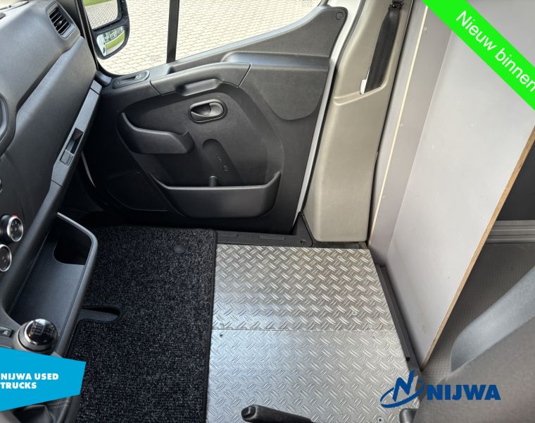 RenaultMaster 135 L3H2 Parkeersensoren + PostNL inrichting