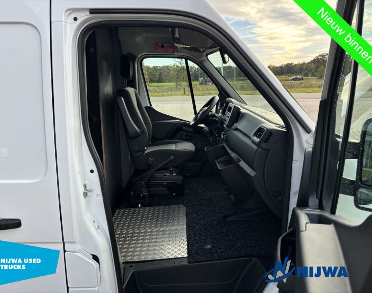 RenaultMaster 135 L3H2 Parkeersensoren + PostNL inrichting